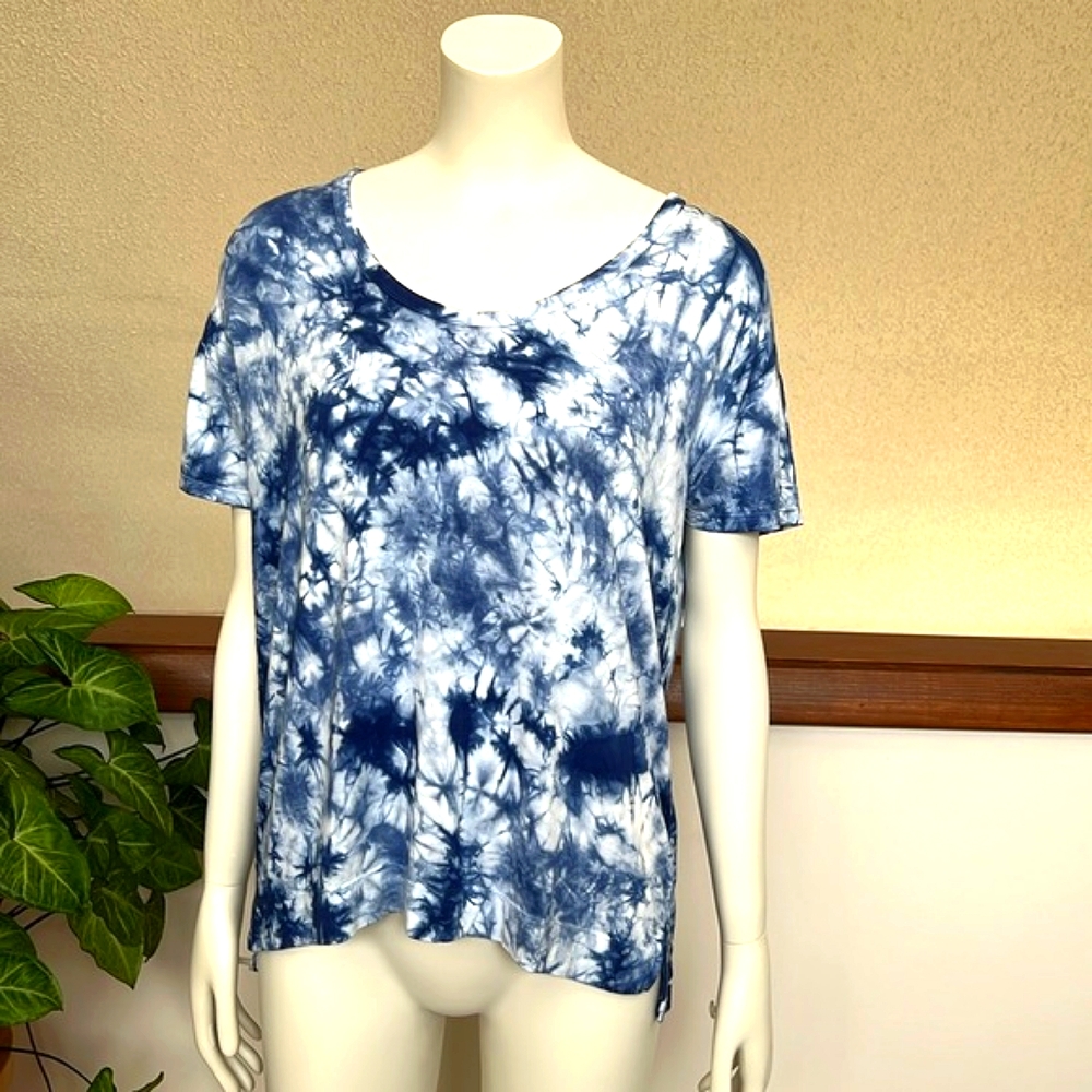 Old Navy Luxe Tee Blue Tie Dye Short Sleeve Scoop Neck XS Gently Worn